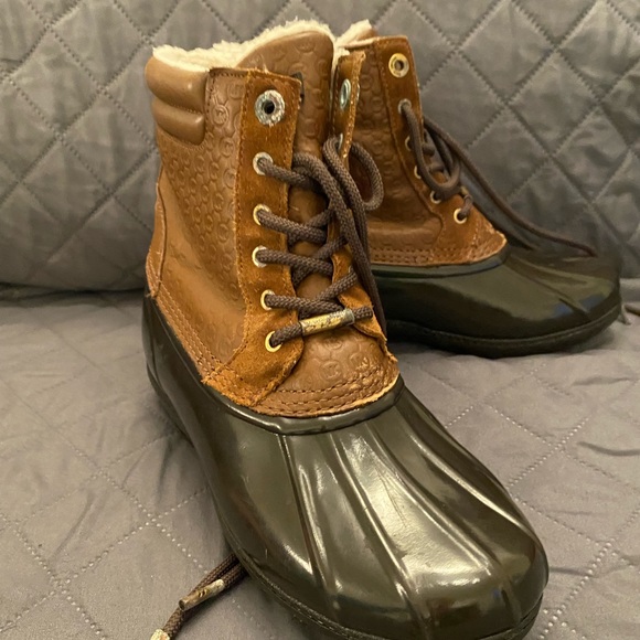 Michael Kors Snow Boots - Picture 1 of 3